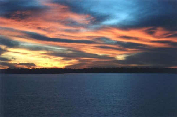 Sunset over Lake Grapevine
Royal Gold 200 w/ Polarizing Filter